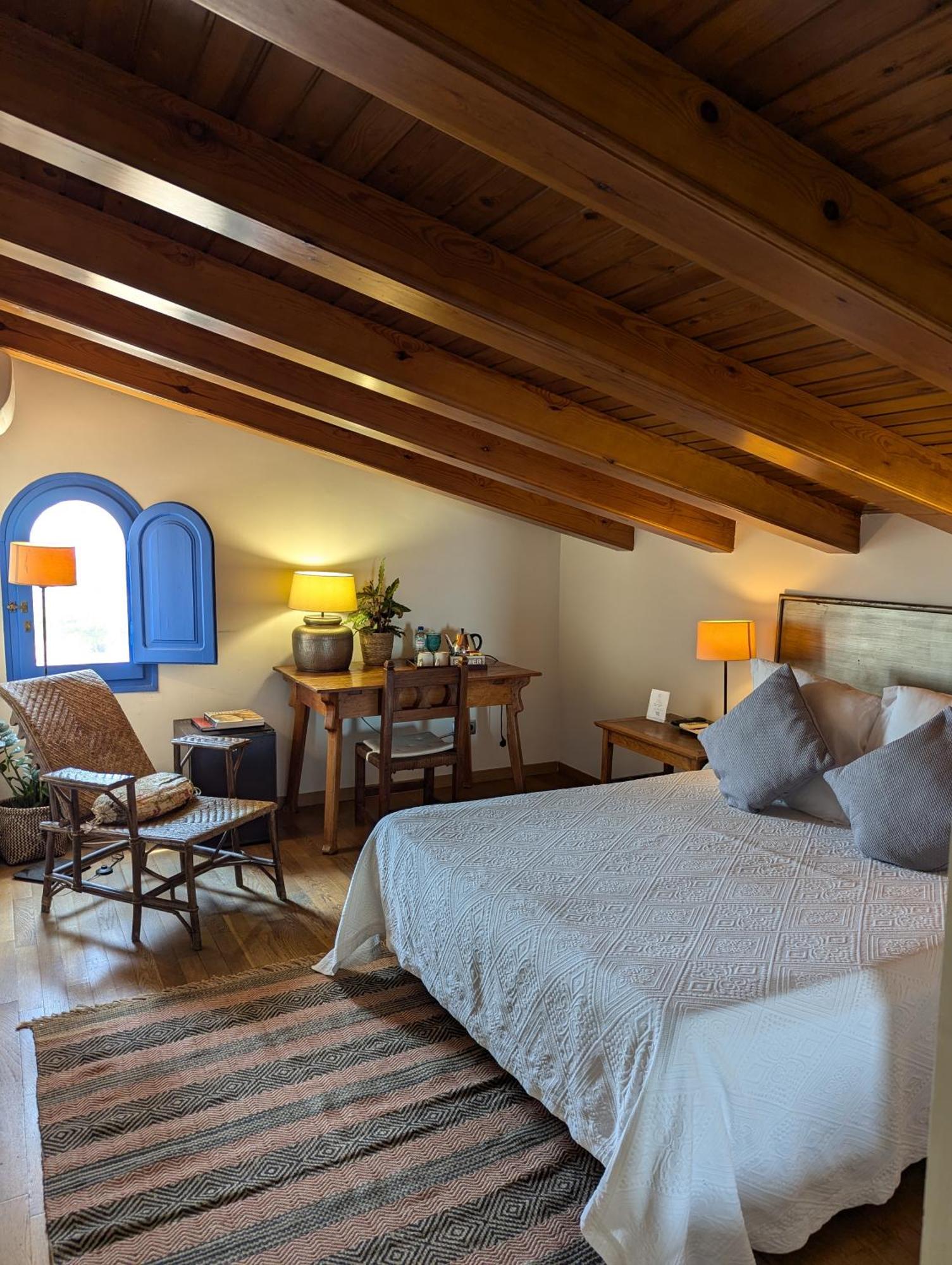 Hostal De La Placa - Hotel Boutique カブリルス エクステリア 写真