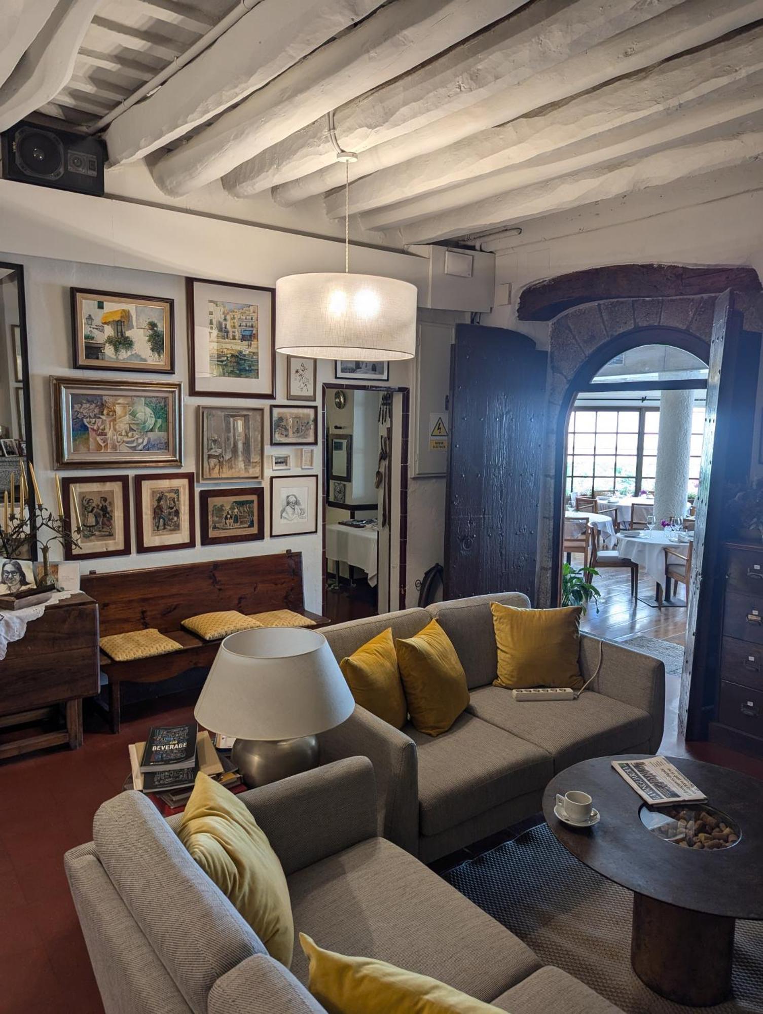Hostal De La Placa - Hotel Boutique カブリルス エクステリア 写真