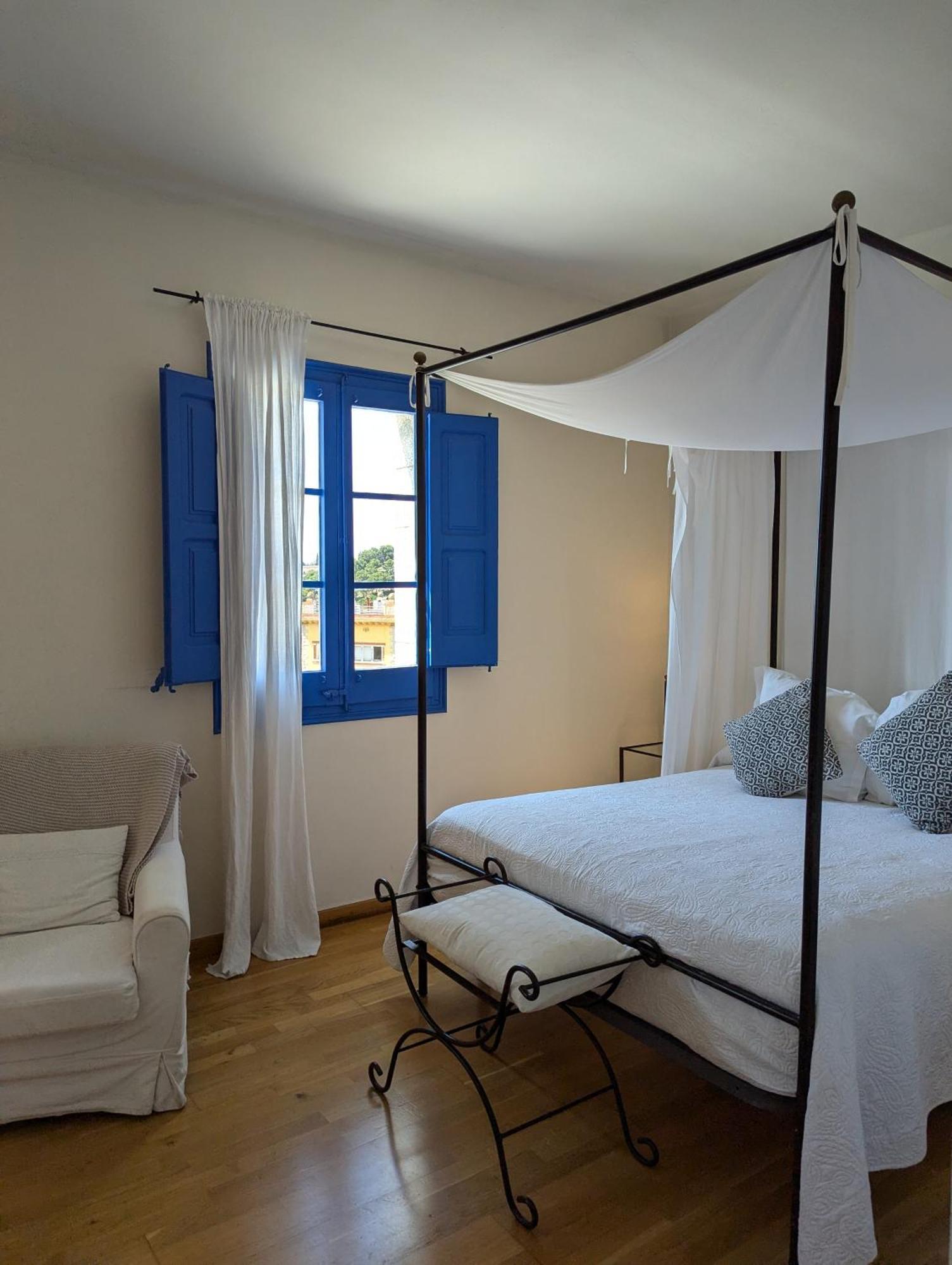Hostal De La Placa - Hotel Boutique カブリルス エクステリア 写真