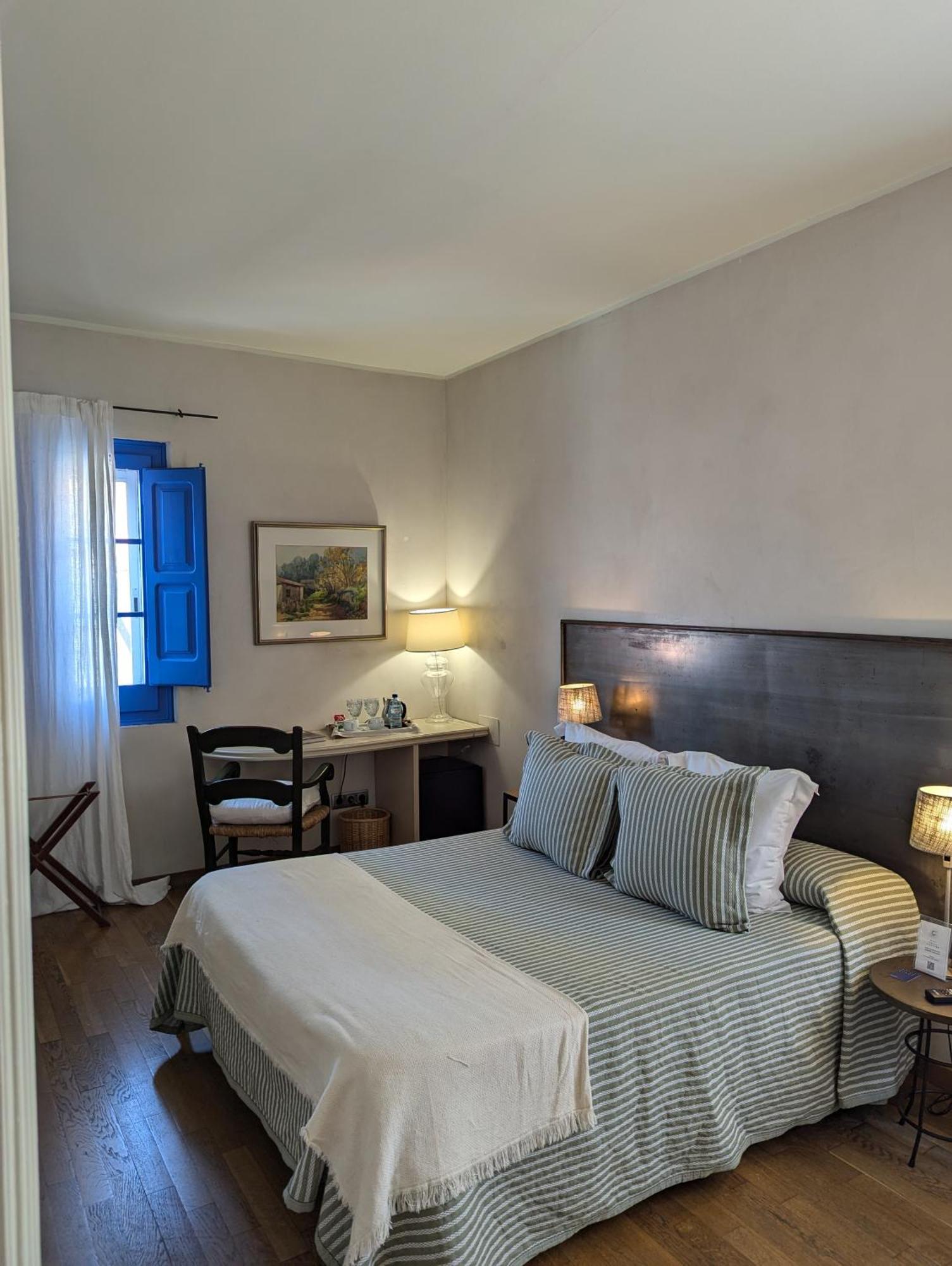 Hostal De La Placa - Hotel Boutique カブリルス エクステリア 写真
