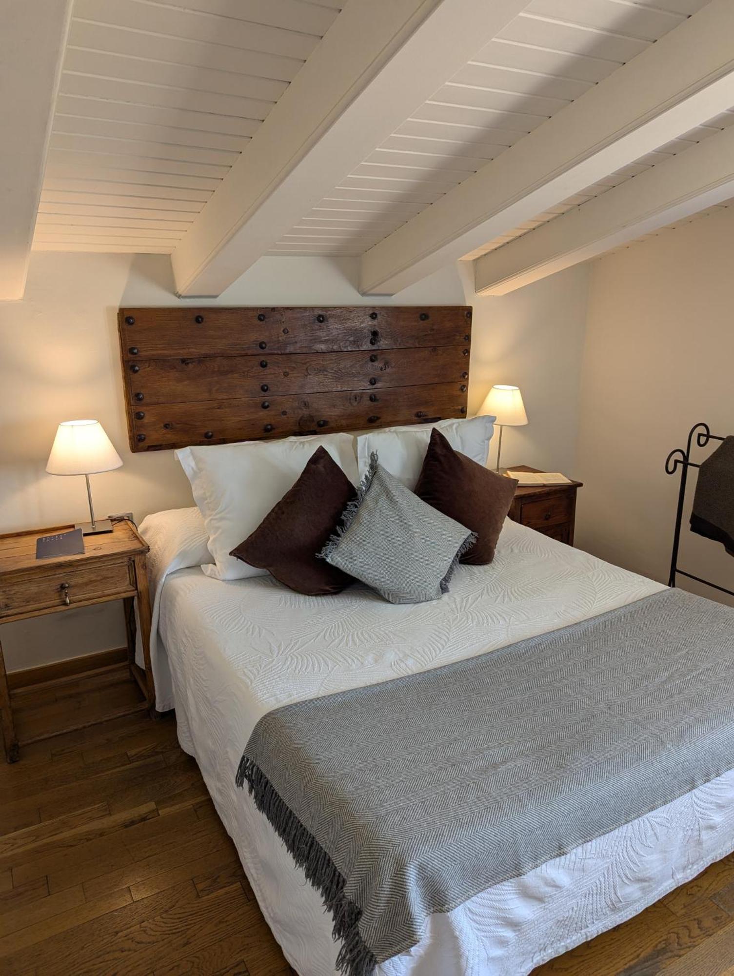 Hostal De La Placa - Hotel Boutique カブリルス エクステリア 写真